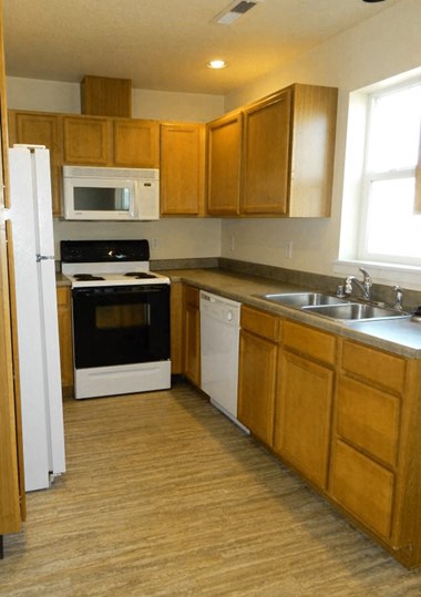 2500 Great Northern Avenue 2 Beds Apartment for Rent Photo Gallery 1